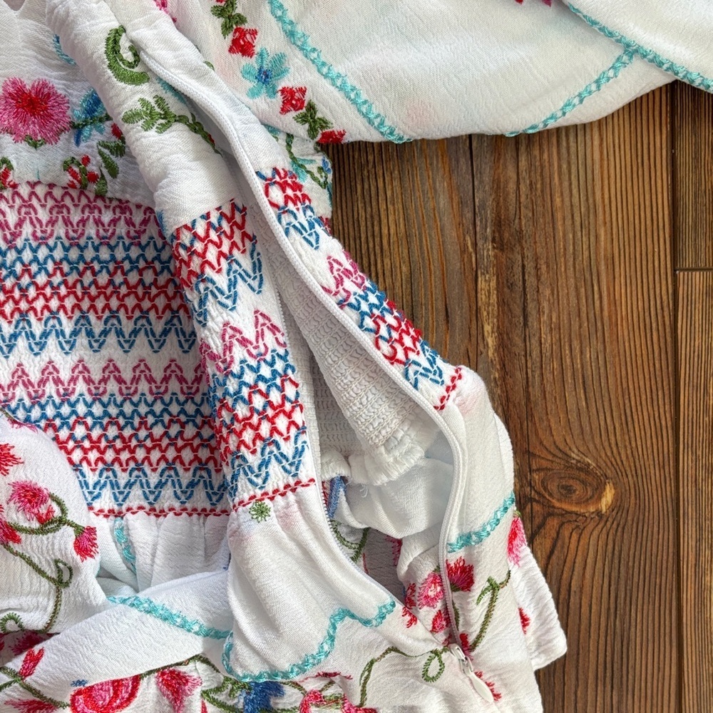 Hale Bob White Blouse with Colorful Floral Embroidery Medium - Picture 9 of 9